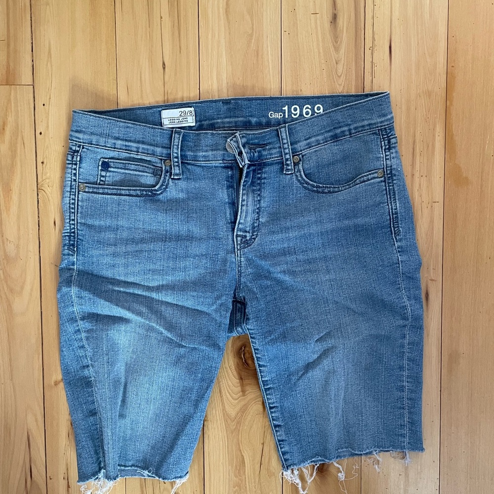 Gap jean shorts with frayed bottoms